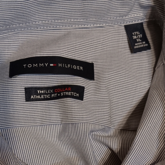 NWT Tommy Hilfiger LS Buttondown - Picture 4 of 5